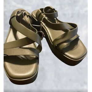 American Eagle Women Green Strappy Platform Sandals Size 9